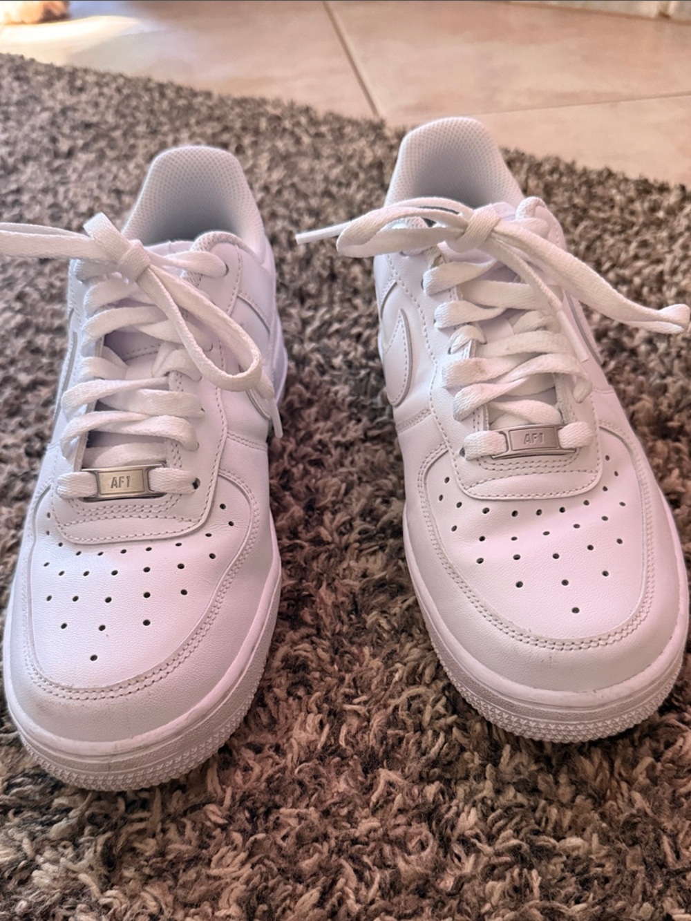Nike mens White AF1 Low Top Sneakers